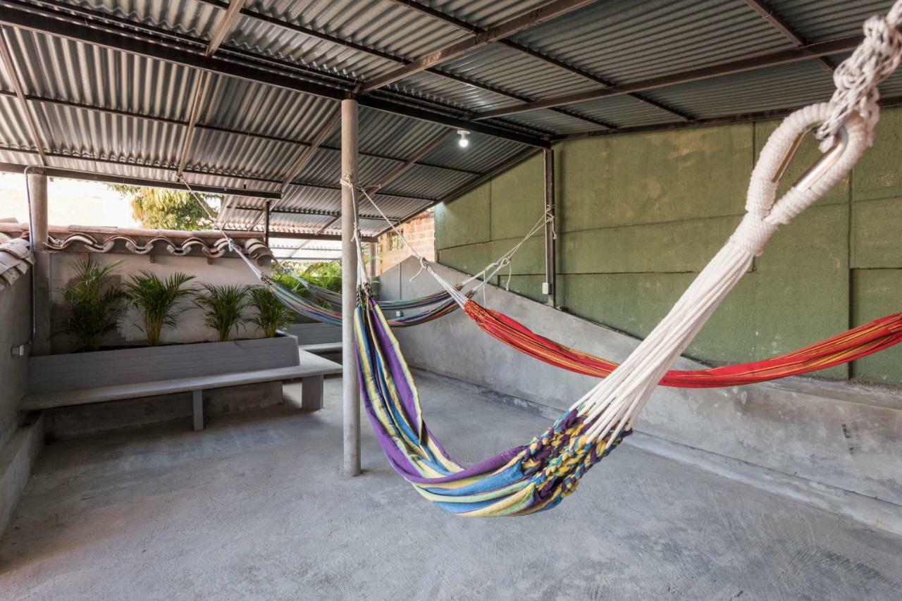 Gaston Coliving Hostel Medellín Exterior foto