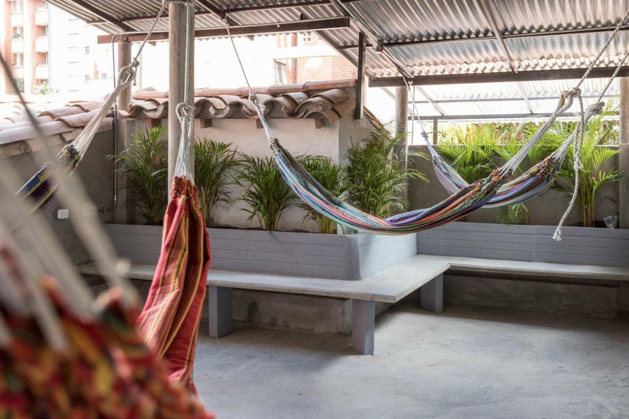 Gaston Coliving Hostel Medellín Exterior foto