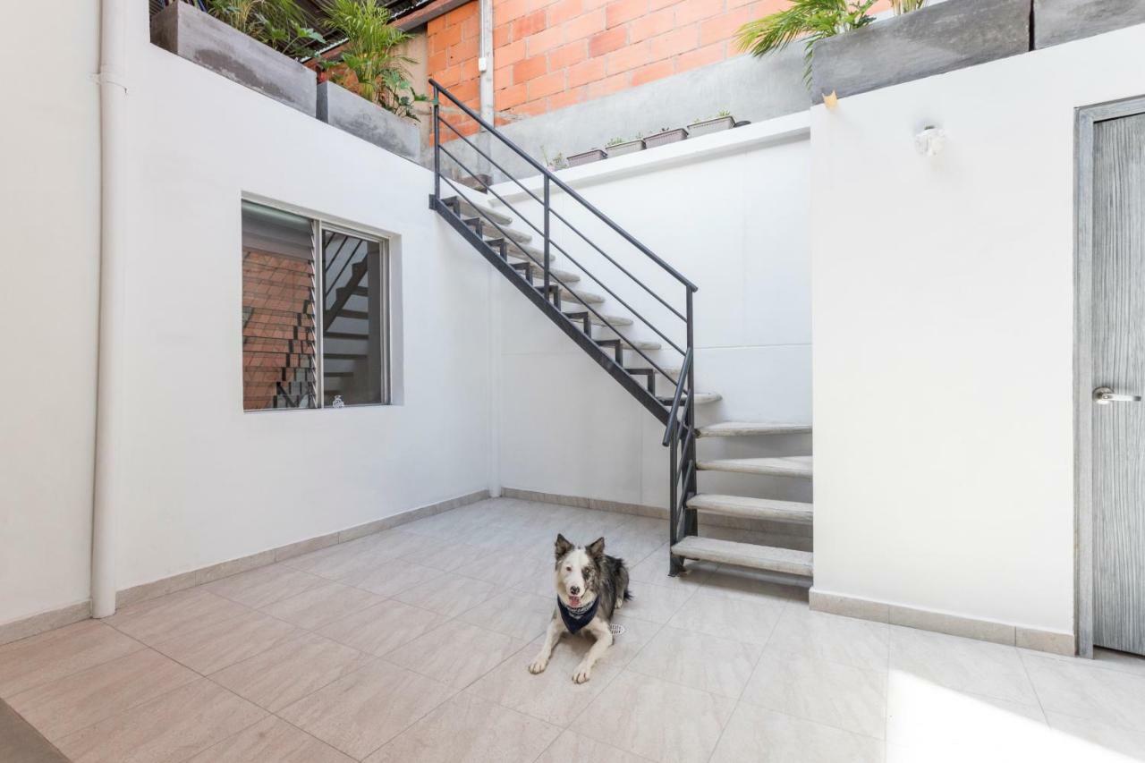 Gaston Coliving Hostel Medellín Exterior foto
